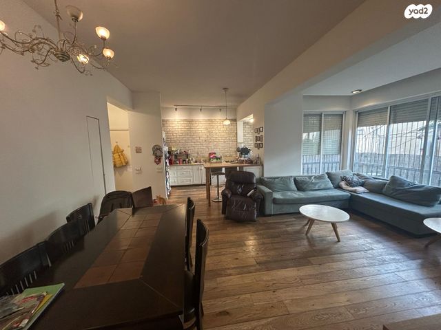 דירת גן, מרכז, הרצליה