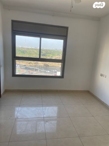 דירה, עוזי חיטמן, קרית אילון, חולון