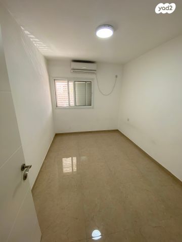 דירה, השלווה 1157, דימונה