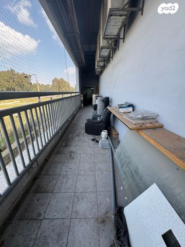 חנויות/ שטח מסחרי, שדרות ההסתדרות, אזור תעשיה מפרץ, חיפה