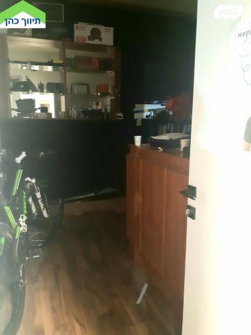 אולמות, המרכבה, אזור תעשיה ב, חולון