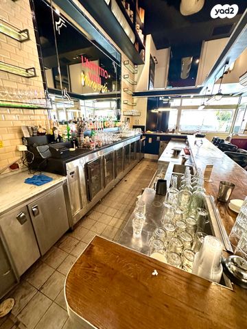 חנויות/ שטח מסחרי, אבן גבירול, גני שרונה, קרית הממשלה, תל אביב יפו