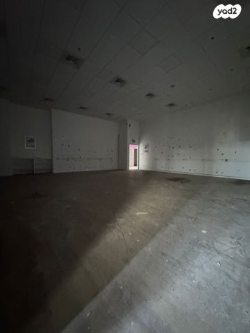 חנויות/ שטח מסחרי, שדרות ההסתדרות, אזור תעשיה מפרץ, חיפה