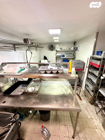 חנויות/ שטח מסחרי, אבן גבירול, גני שרונה, קרית הממשלה, תל אביב יפו