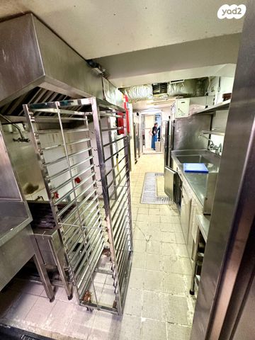 חנויות/ שטח מסחרי, אבן גבירול, גני שרונה, קרית הממשלה, תל אביב יפו