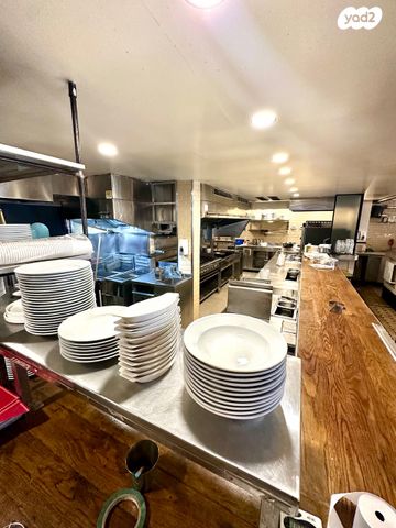 חנויות/ שטח מסחרי, אבן גבירול, גני שרונה, קרית הממשלה, תל אביב יפו