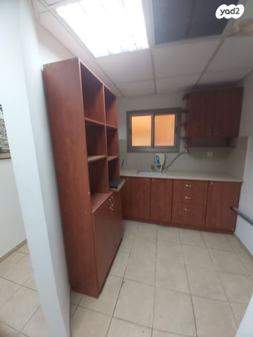 משרדים, דרך העצמאות, חיפה