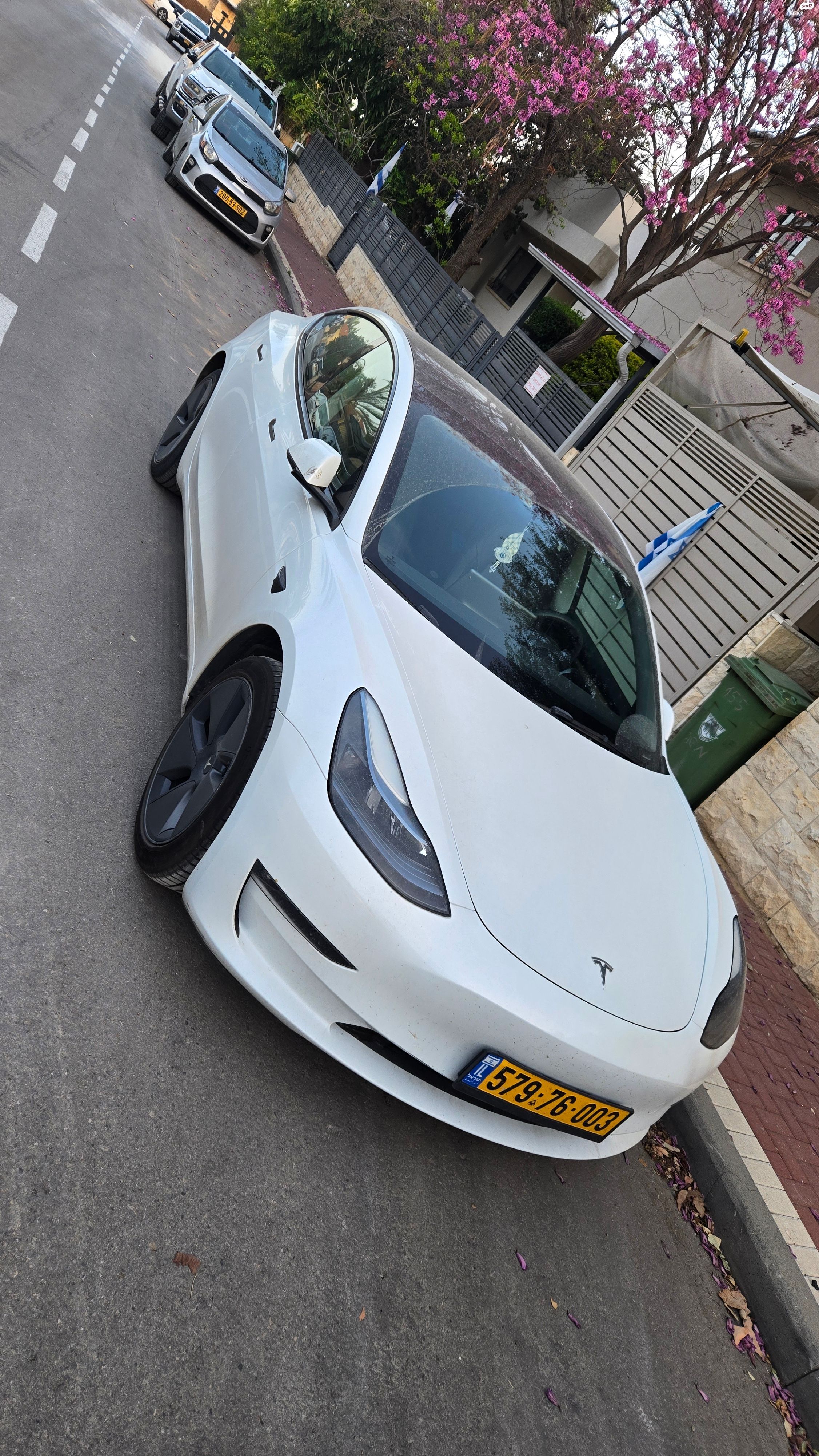 מודעת רכב טסלה מודל 3