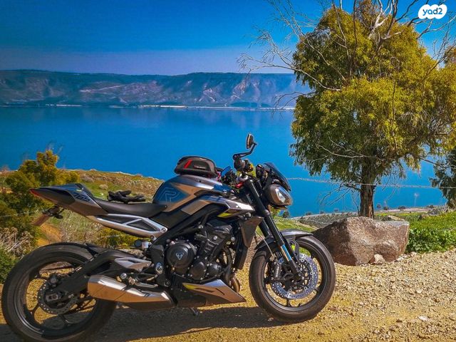 מודעת רכב טריומף סטרייט טריפל 765