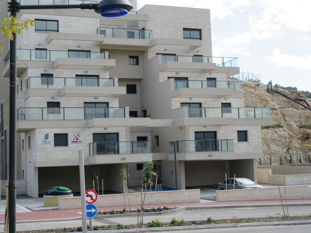 חצב 1