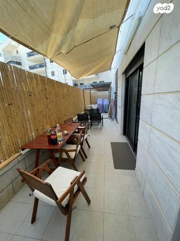 דירת גן, לאה גולדברג 6, גדרה מזרח, גדרה