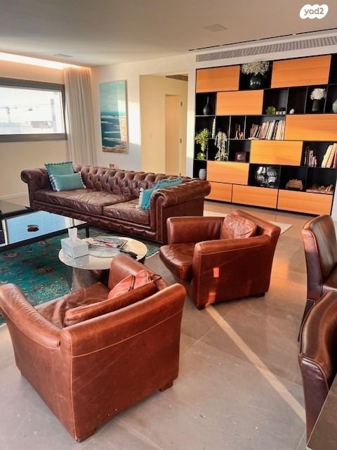 דירה, לוין שמעון זאב, הרצליה