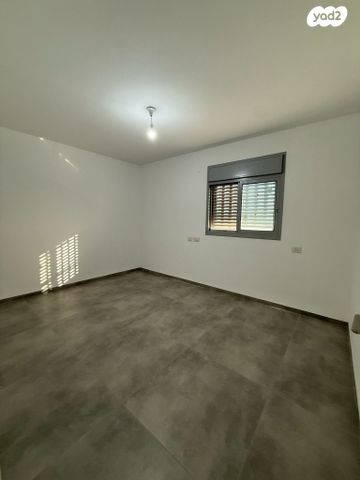 גג/ פנטהאוז, רנ"ס, מוצקין הותיקה, קרית מוצקין