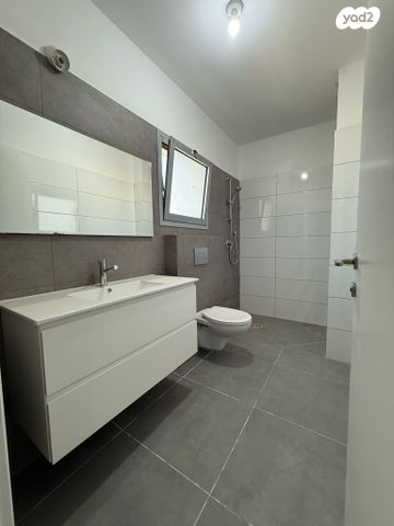 גג/ פנטהאוז, רנ"ס, מוצקין הותיקה, קרית מוצקין