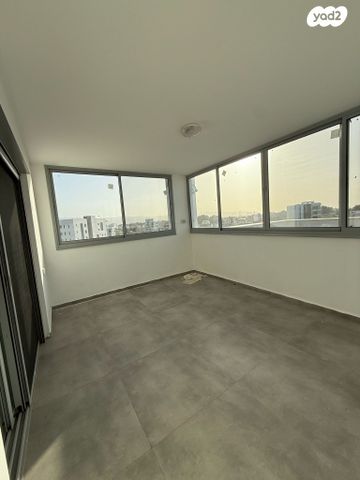 גג/ פנטהאוז, רנ"ס, מוצקין הותיקה, קרית מוצקין