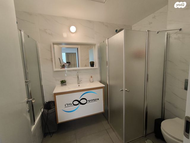 דירה, אריק איינשטיין, דרום חדש, פארק הים, בת ים