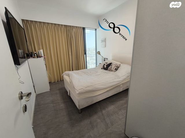 דירה, אריק איינשטיין, דרום חדש, פארק הים, בת ים