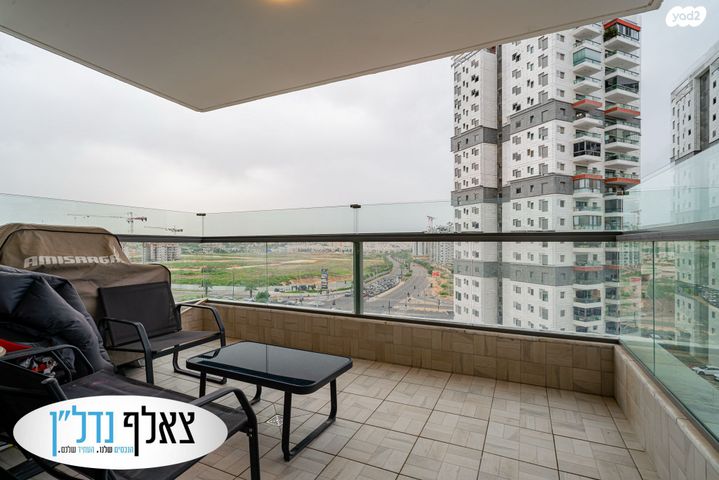 דירה, היוצרים, עיר היין, אשקלון