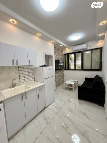 דירה, שלום שבזי 7, נווה פז, חיפה