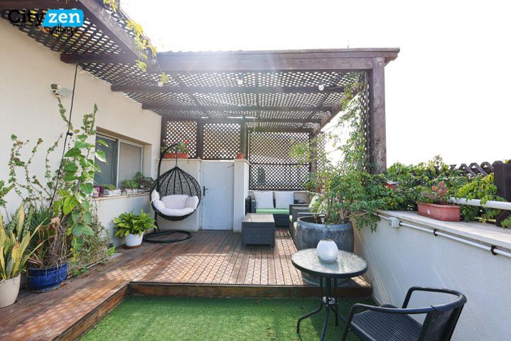 טריפלקס, אבן יהודה