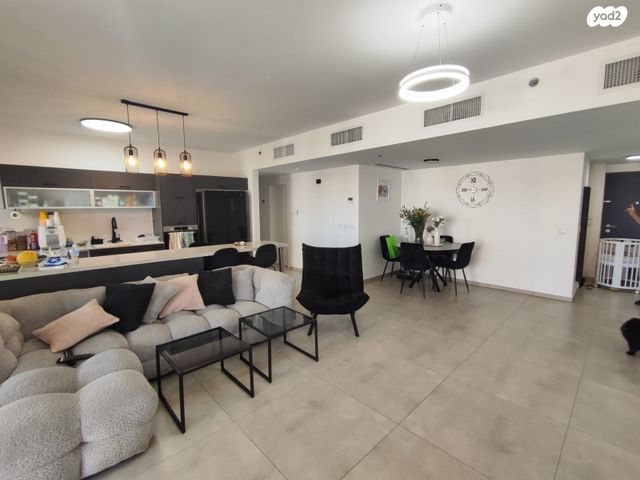 דירה, יונה וולך, גרין פארק החדשה, הוד השרון