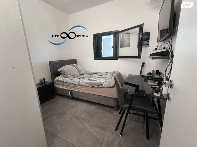 דירה, אריק איינשטיין, דרום חדש, פארק הים, בת ים