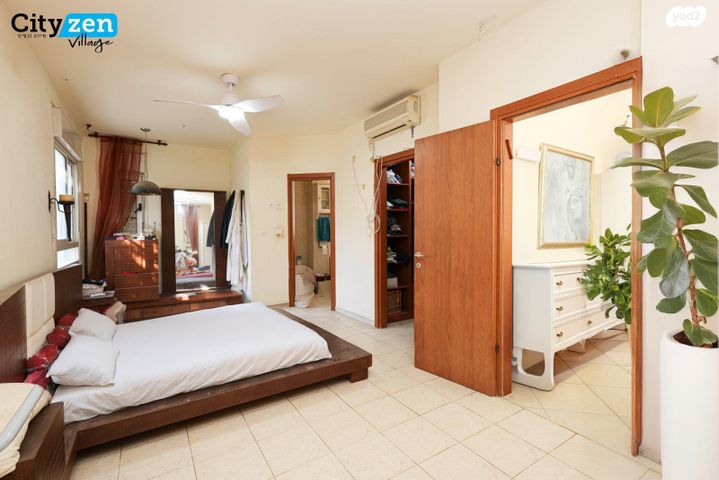 דו משפחתי, הגבעה, אבן יהודה