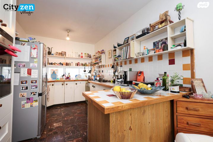 דו משפחתי, הגבעה, הגבעה, אבן יהודה