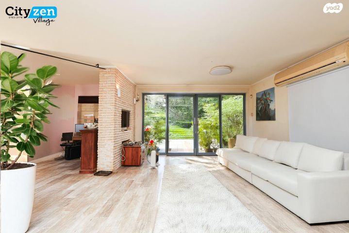 דו משפחתי, הגבעה, אבן יהודה