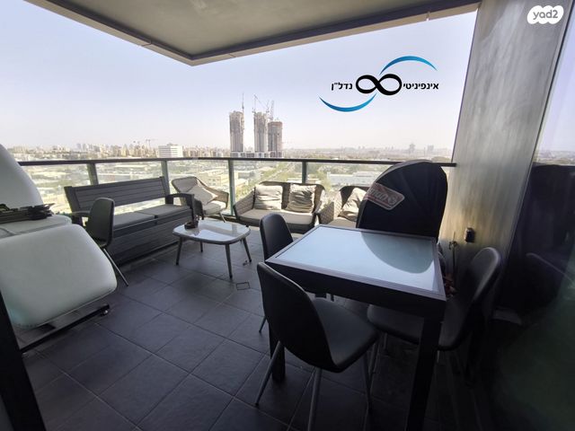 דירה, אריק איינשטיין, דרום חדש, פארק הים, בת ים