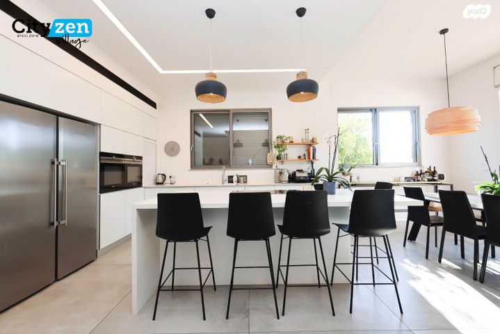 דו משפחתי, התות, 212 מערב, אבן יהודה