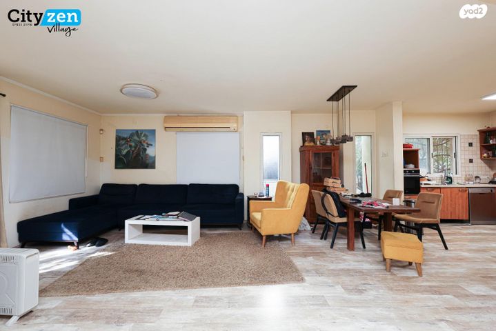 דו משפחתי, הגבעה, אבן יהודה