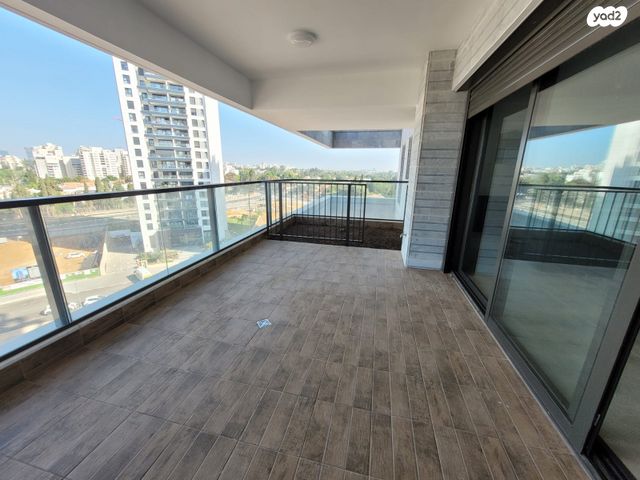 דירה, יונה וולך, גרין פארק החדשה, הוד השרון