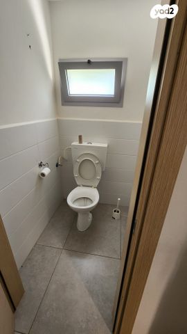 דו משפחתי, כפר סאלד