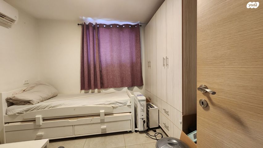 דו משפחתי, כפר סאלד