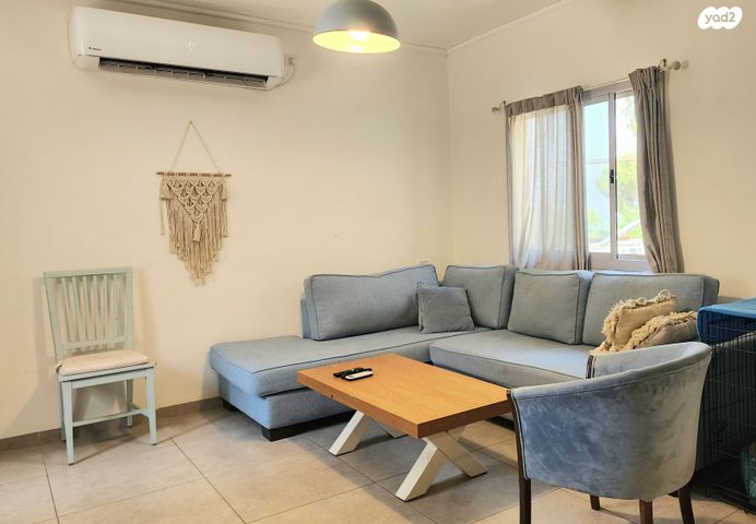 דו משפחתי, כפר סאלד