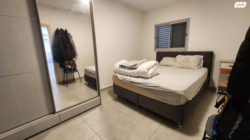 דו משפחתי, כפר סאלד