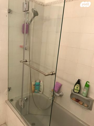 דירה, לוין שמעון זאב, הרצליה