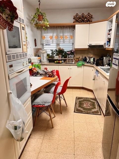 דירה, לוין שמעון זאב, הרצליה