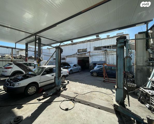 מבני תעשיה, משה בקר, מב"ת צפון, אזור תעשיה ישן, ראשון לציון