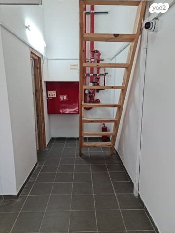 חנויות/ שטח מסחרי, פין 1, נווה שאנן, תל אביב יפו