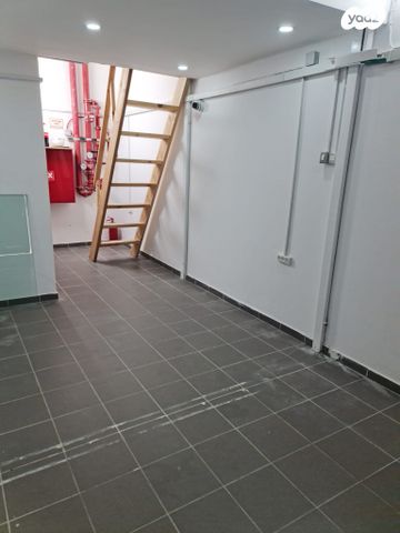 חנויות/ שטח מסחרי, פין 1, נווה שאנן, תל אביב יפו