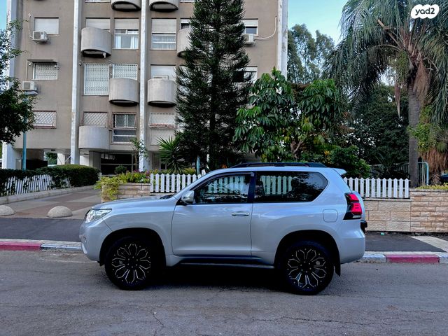 מודעת רכב טויוטה לנד קרוזר