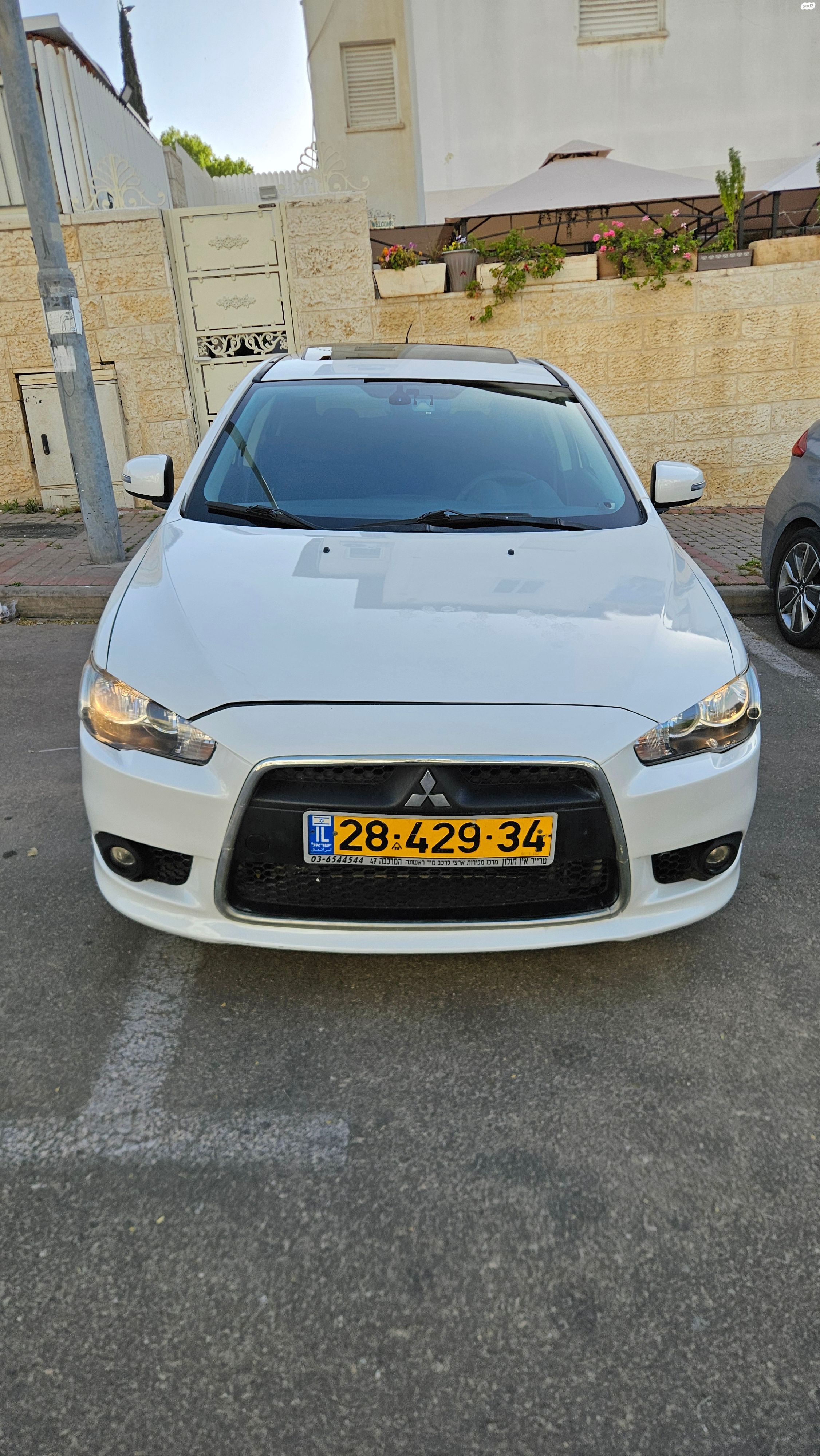 מודעת רכב מיצובישי לנסר