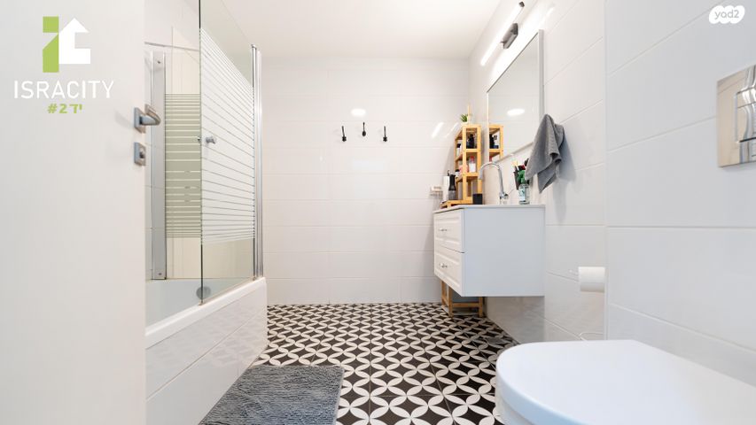 דירת גן, קריניצי 101, שכונת בן גוריון, מרכז העיר ג', רמת גן