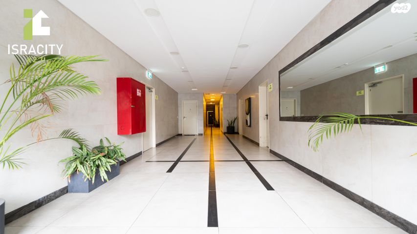 דירת גן, קריניצי 101, שכונת בן גוריון, מרכז העיר ג', רמת גן