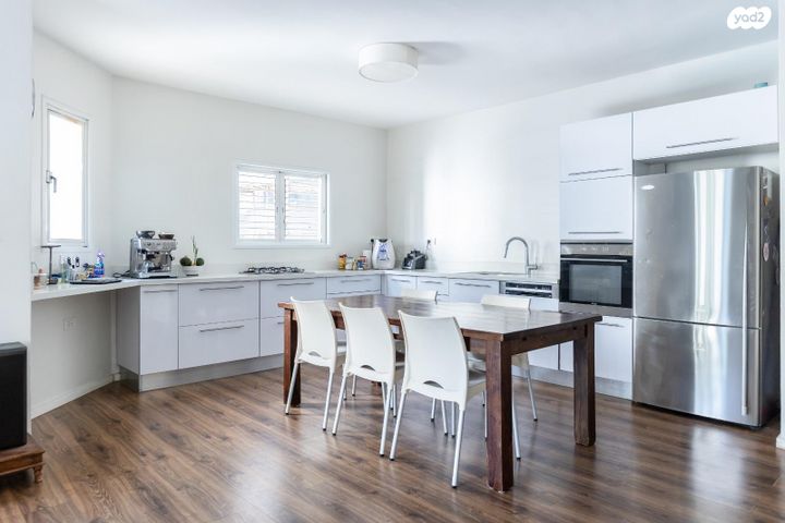 דירה, הצנחנים 4, מגדיאל, הוד השרון