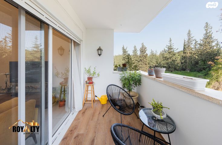 דירה, ה' באייר, נווה אפק, ראש העין