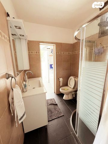 גג/ פנטהאוז, דרך הטייסים 70, נווה חן, תל אביב יפו