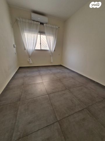 דירה, יוסף לוי, עיר, מרכז העיר, נהריה